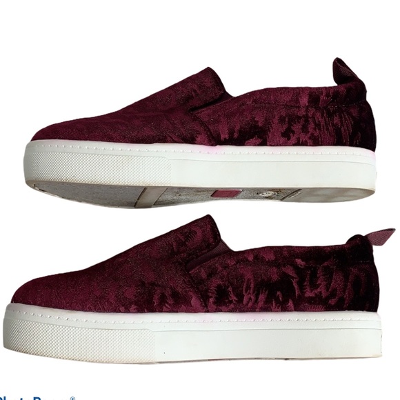 Circus by Sam Edelman Wine Animal Print Crushed Velvet Slip On Sneakers Sz 7.5 - Picture 3 of 5